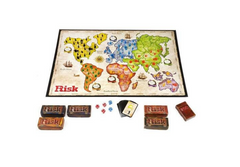 Joc de societate Hasbro Risk Cucerire strategica in limba maghiara, B7404