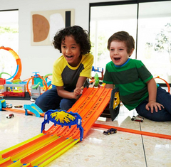 Set de joaca Hot Wheels Massive Loop Mayhem - Bucla uriasa