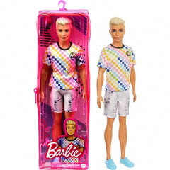 Papusa Barbie Fashionistas - Ken cu tinuta lejera de vara