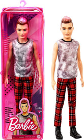 PAPUSA BAIAT FASHIONISTAS CU TINUTA PUNK