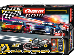 Carrera GO!!! GT - Circuit de curse 4,9 m cu Ford Mustang GT3 și Ferrari 296 GT3 | Scara 1:43 | 6+ ani