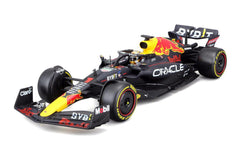 Macheta masinuta Bburago FORMULA 1 1/24 ORACLE Red Bull cu casca Team #1 Max Verstappen 28026/1