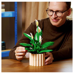LEGO® Botanicals - Crinul Păcii