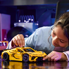 LEGO® Chevrolet Corvette Stingray L42205