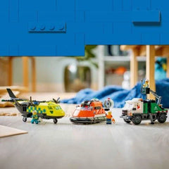 LEGO® City - Avion, Autospecială De Service Și Aeroglisor În Versiuni Adaptate