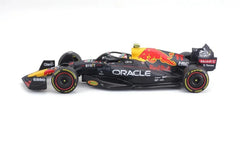 Macheta masinuta Bburago 1/18 Oracle Red Bull Racing sofer Sergio Perez cu casca BB18003/11