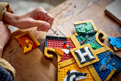 Set de constructie LEGO® Harry Potter™ Blazonul caselor de la Hogwarts™ 76462, Jucarii pentru Copii, Jucarii pentru Baieti si Fete, Idee de Cadou pentru Copii, 545 piese
