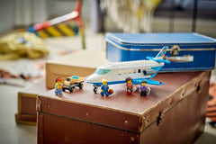 Set de constructie LEGO® City Avion cu reactie pentru pasageri 60492, Jucarii pentru Copii de 4+ ani, Jucarii pentru Baieti si Fete, Avion de Jucarie, Idee de Cadou pentru Copii