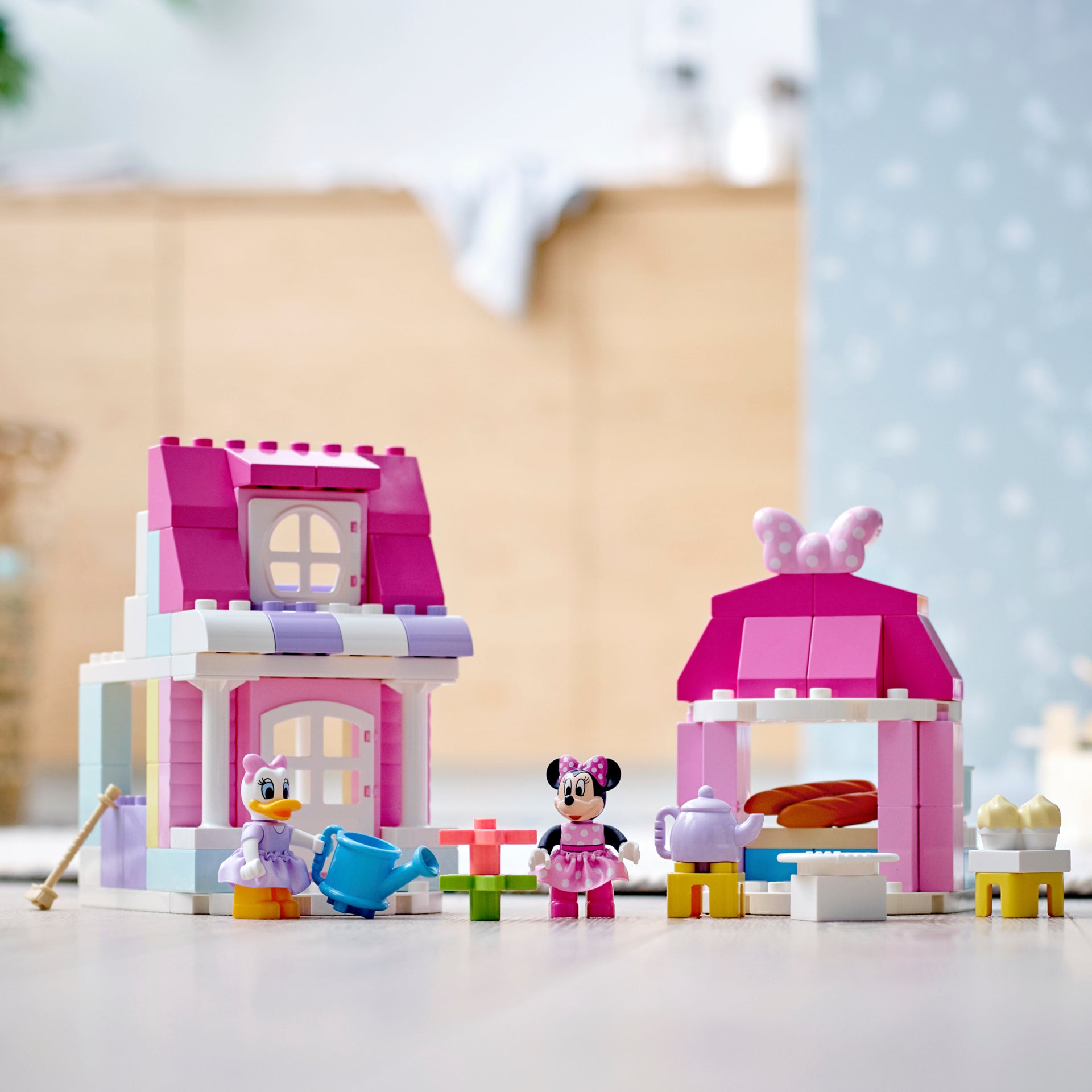 LEGO® DUPLO® Casa și cafeneaua lui Minnie 10942