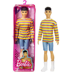 Papusa Barbie Fashionistas - Ken cu pulover supradimensionat