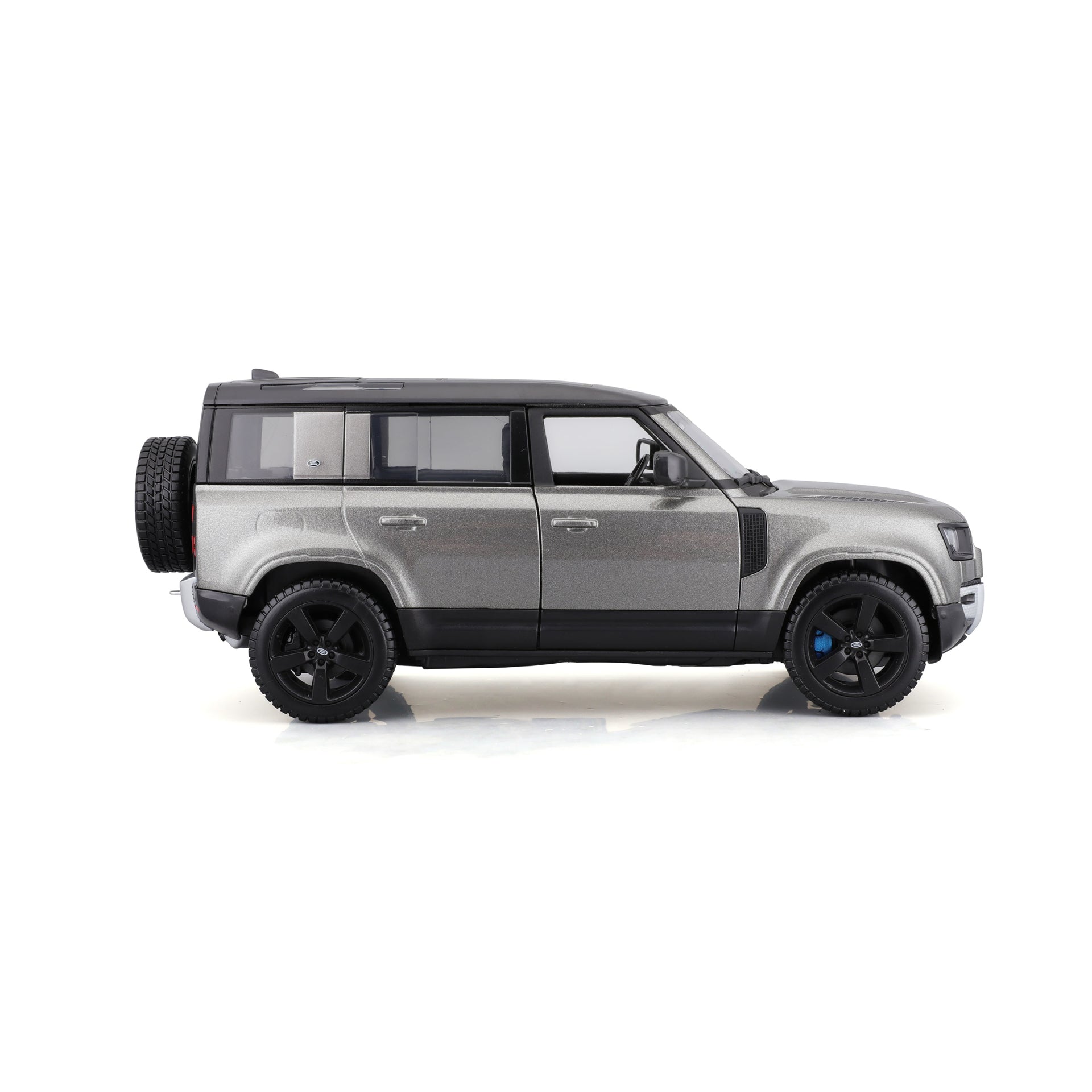 Macheta Masinuta Bburago 1:24 Land Rover Defender 110 Argintiu, BB20001A-21101