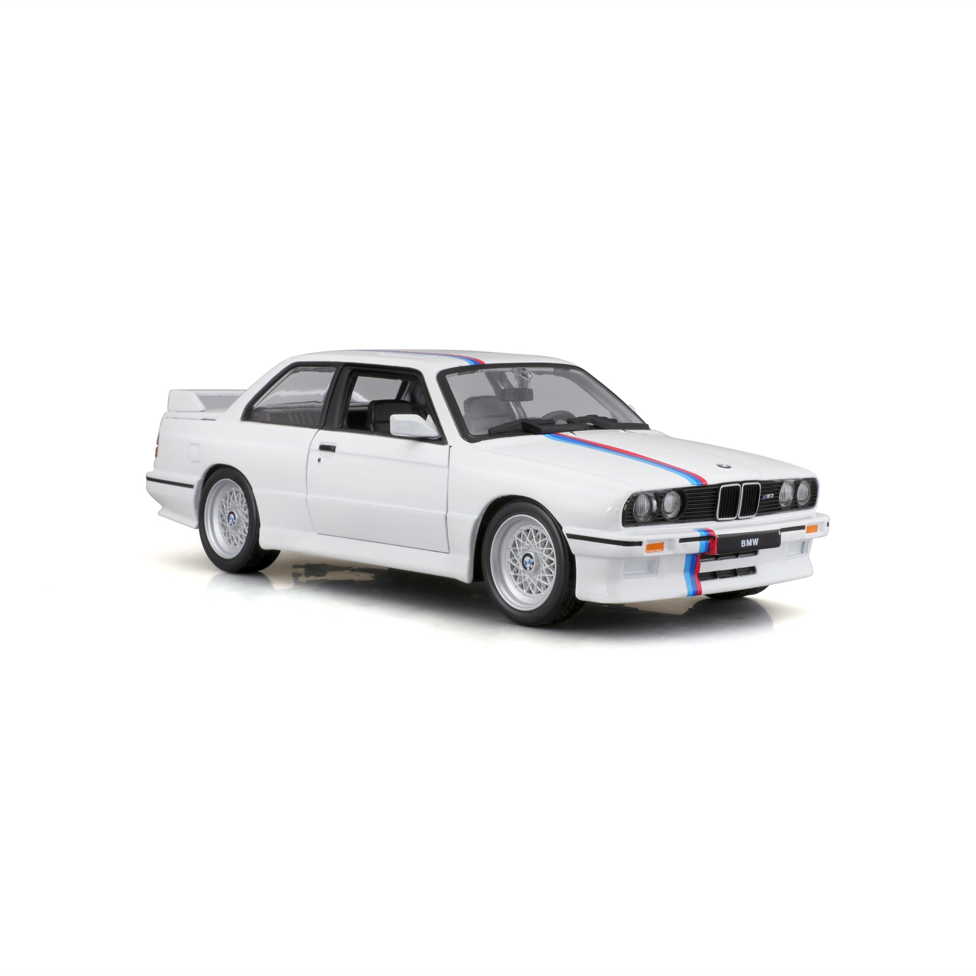 Macheta Masinuta Bburago 1:24 1988 BMW 3 Series M3 Alb cu Dunga, BB20001A-21100