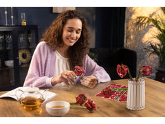 Puzzle 3D din lemn - Buchet de trandafiri parfumati cu vază | 295 piese | 14+ ani Revell 00631