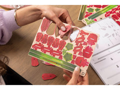 Puzzle 3D din lemn - Buchet de trandafiri parfumati cu vază | 295 piese | 14+ ani Revell 00631