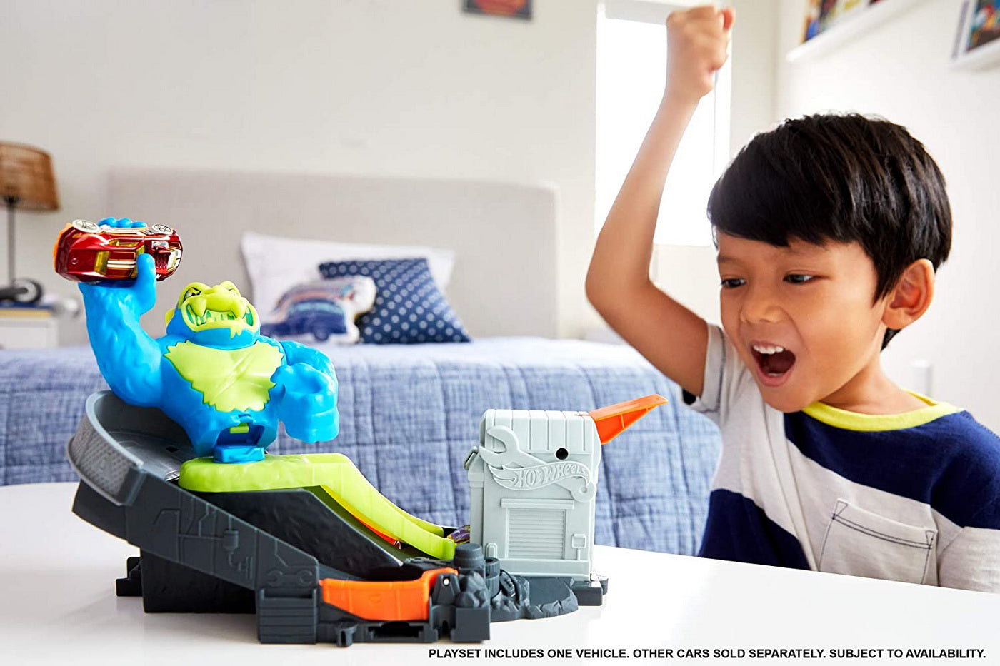 HOT WHEELS CITY CURSA CU OBSTACOL ATACUL GORILEI