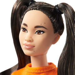 PAPUSA BARBIE FASHIONISTA BRUNETA SI CU PARUL CU CODITE