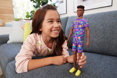 PAPUSA BAIAT FASHIONISTAS CU TINUTA LEJERA MULTICOLORA