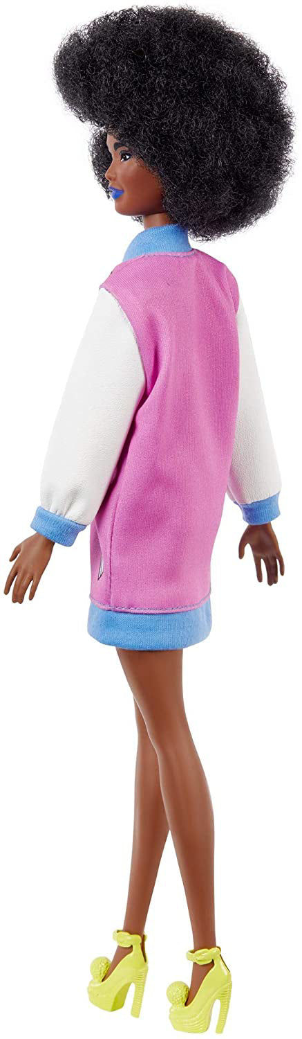 PAPUSA BARBIE FASHIONISTA CU PARUL AFRO SI JACHETA LILA