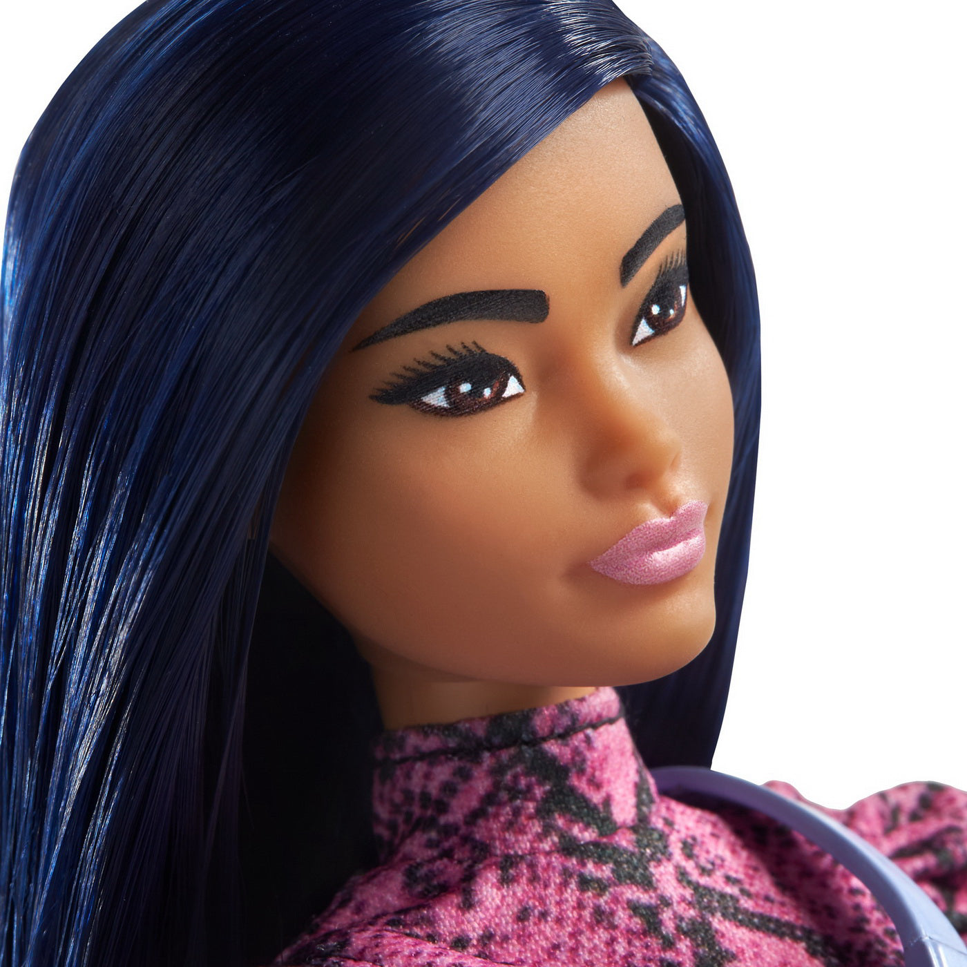 PAPUSA BARBIE FASHIONISTA BRUNETA CU ROCHITA MOV