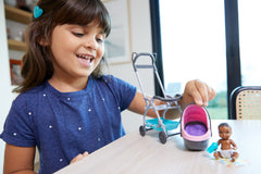 SET BARBIE SKIPPER BABYSITTERS CARUCIOR ROZ CU BEBELUS