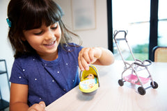 SET BARBIE SKIPPER BABYSITTERS CARUCIOR GALBEN CU BEBELUS