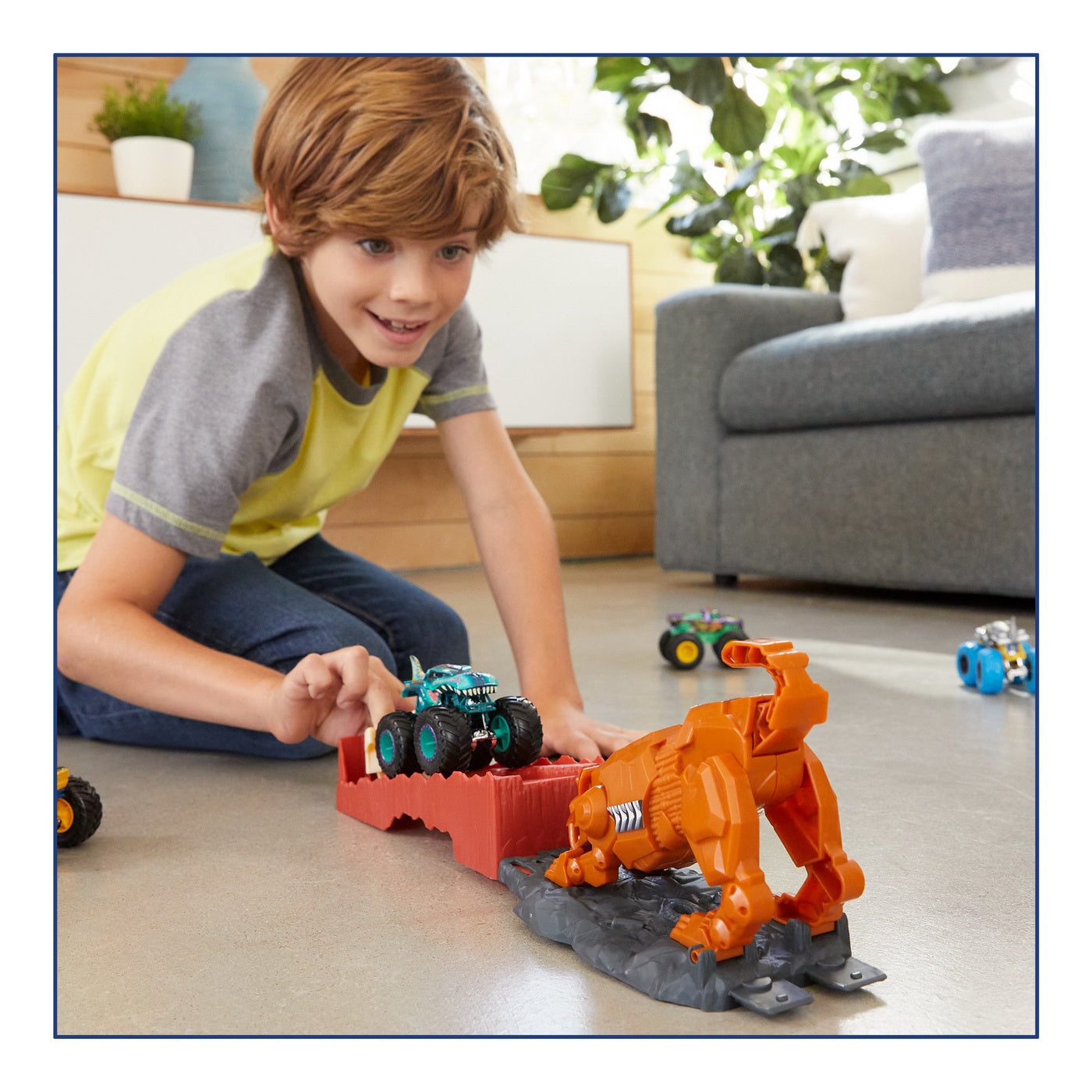 HOT WHEELS MONSTER TRUCK SET SABRETOOTH