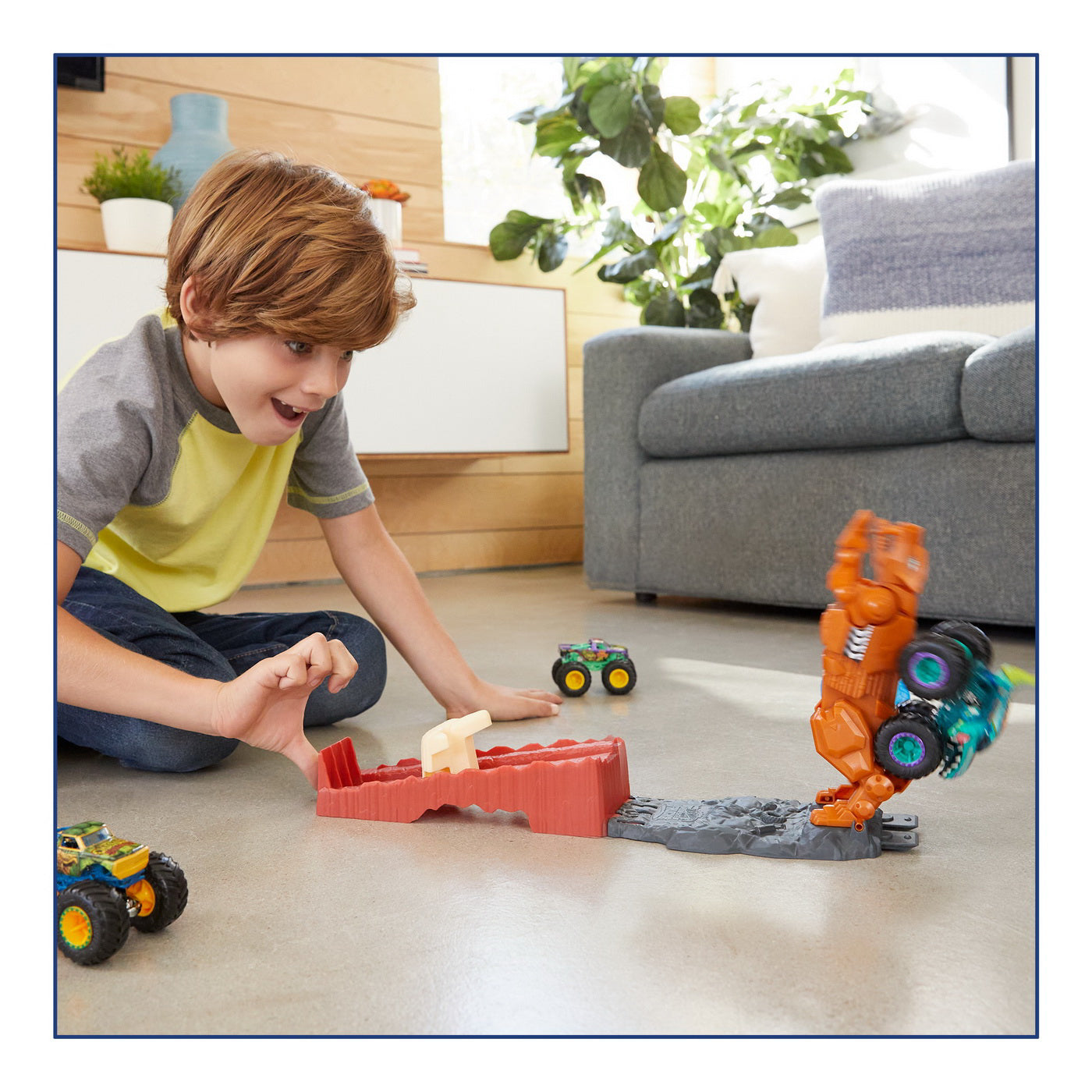 HOT WHEELS MONSTER TRUCK SET SABRETOOTH