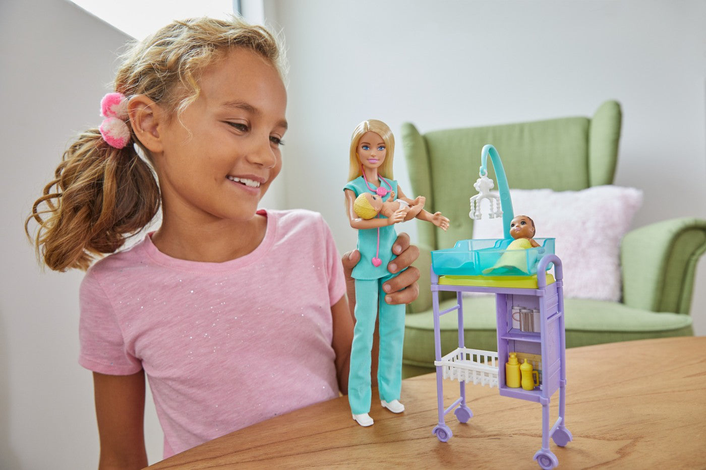 BARBIE YOU CAN BE ANYTHING PAPUSA DOCTOR PEDIATRU