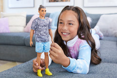 BARBIE PAPUSA BAIAT FASHIONISTAS SATEN CU TRICOU