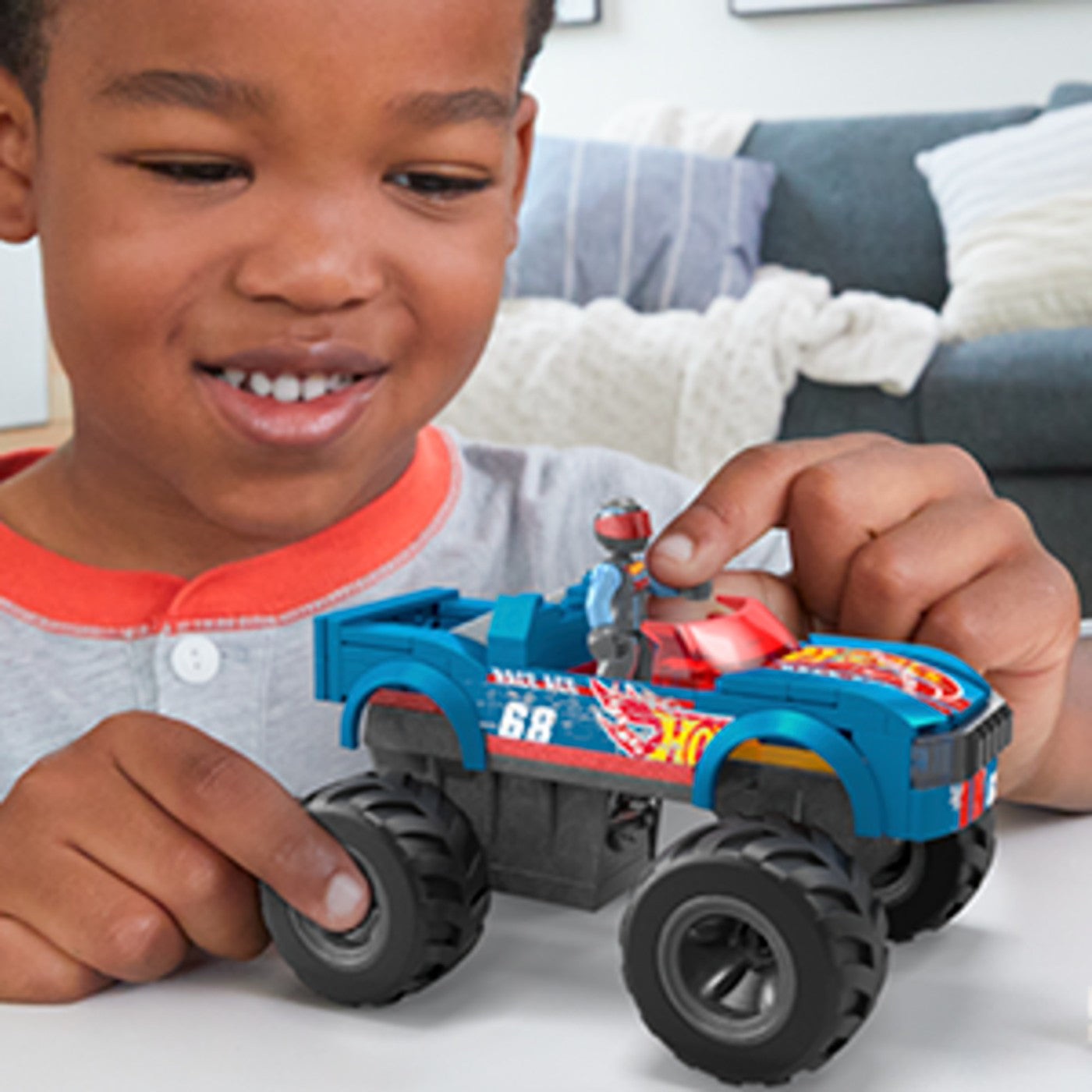 HOT WHEELS MONSTER TRUCK MEGA SET CONSTRUCTIE CU MASINA DE TEREN RACE ACE