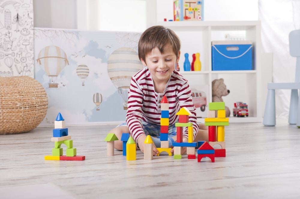 CUTIE CU 50 DE CUBURI COLORATE DIN LEMN