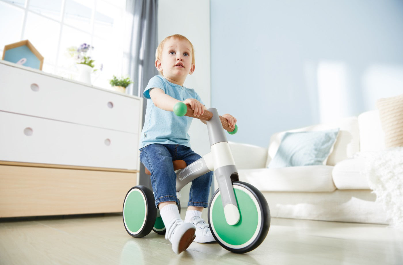 HAPE BICICLETA DE ECHILIBRU VERDE CU 3 ROTI