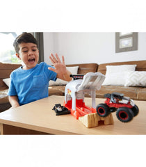 HOT WHEELS LANSATOR MONSTER TRUCK CRANIUL CU DOUA MASINUTE