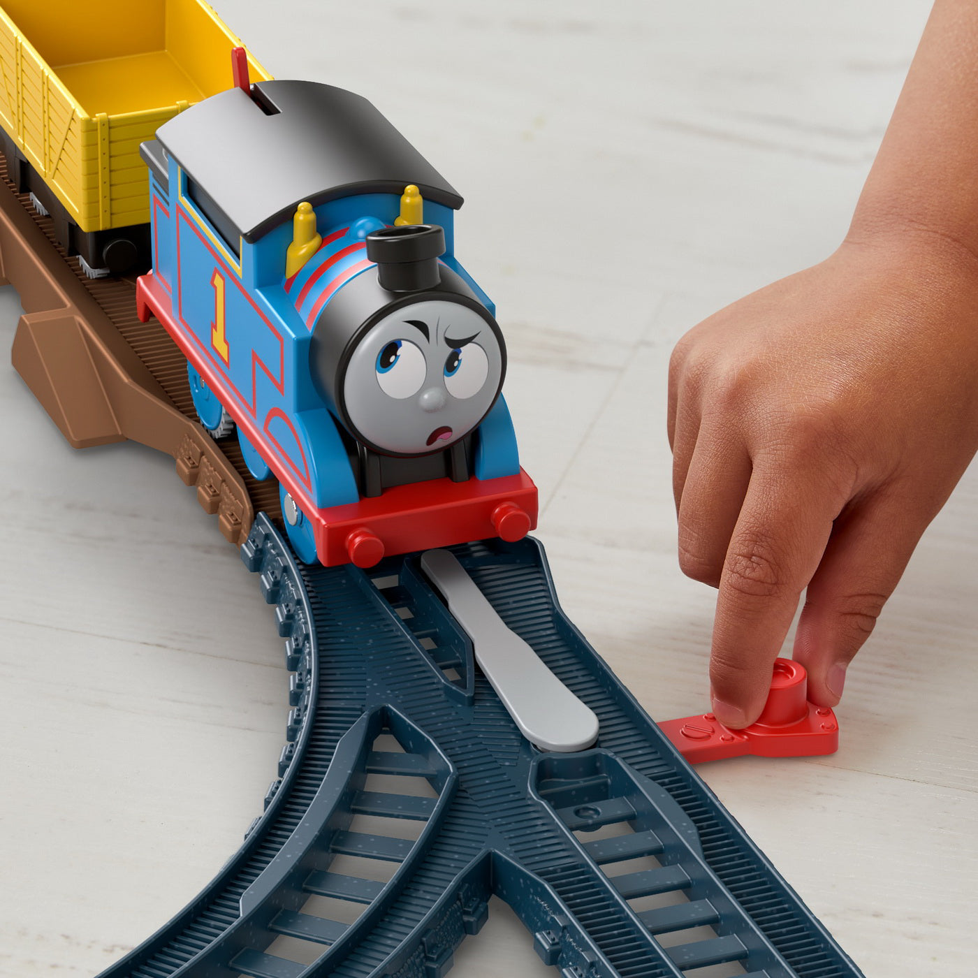 THOMAS SET DE JOACA CU LOCOMOTIVA CRANKY MOTORIZATA SI ACCESORII