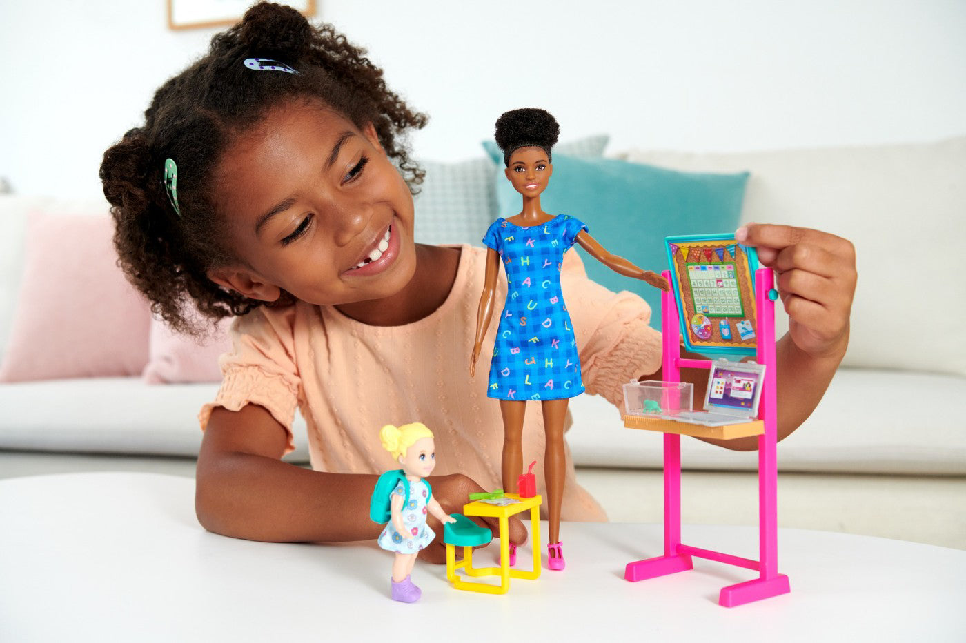 BARBIE CARIERE SET MOBILIER CU PAPUSA BRUNETA PROFESOARA