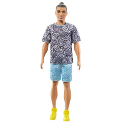 BARBIE PAPUSA BAIAT FASHIONISTAS SATEN CU TRICOU