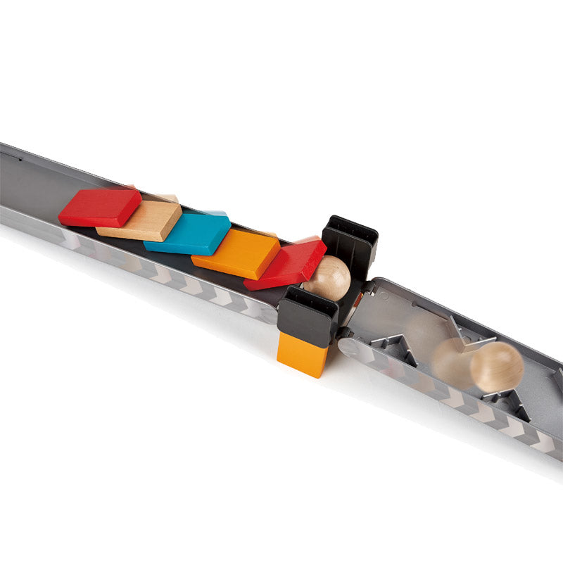 HAPE SETUL DE DOMINO SI CIOCANUL PUTERNIC