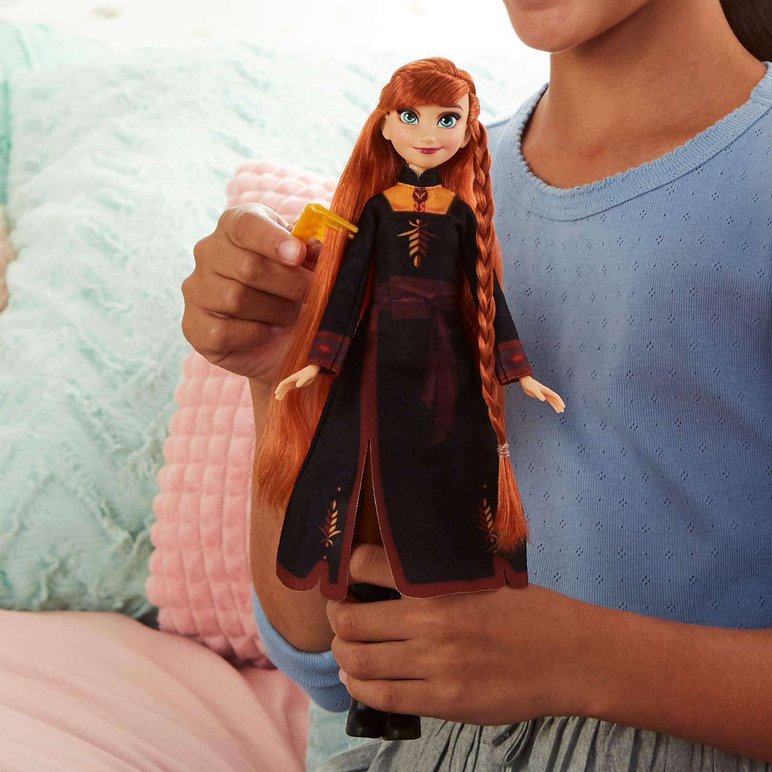 PAPUSA FROZEN2 ANNA CU PAR LUNG PENTRU IMPLETIT