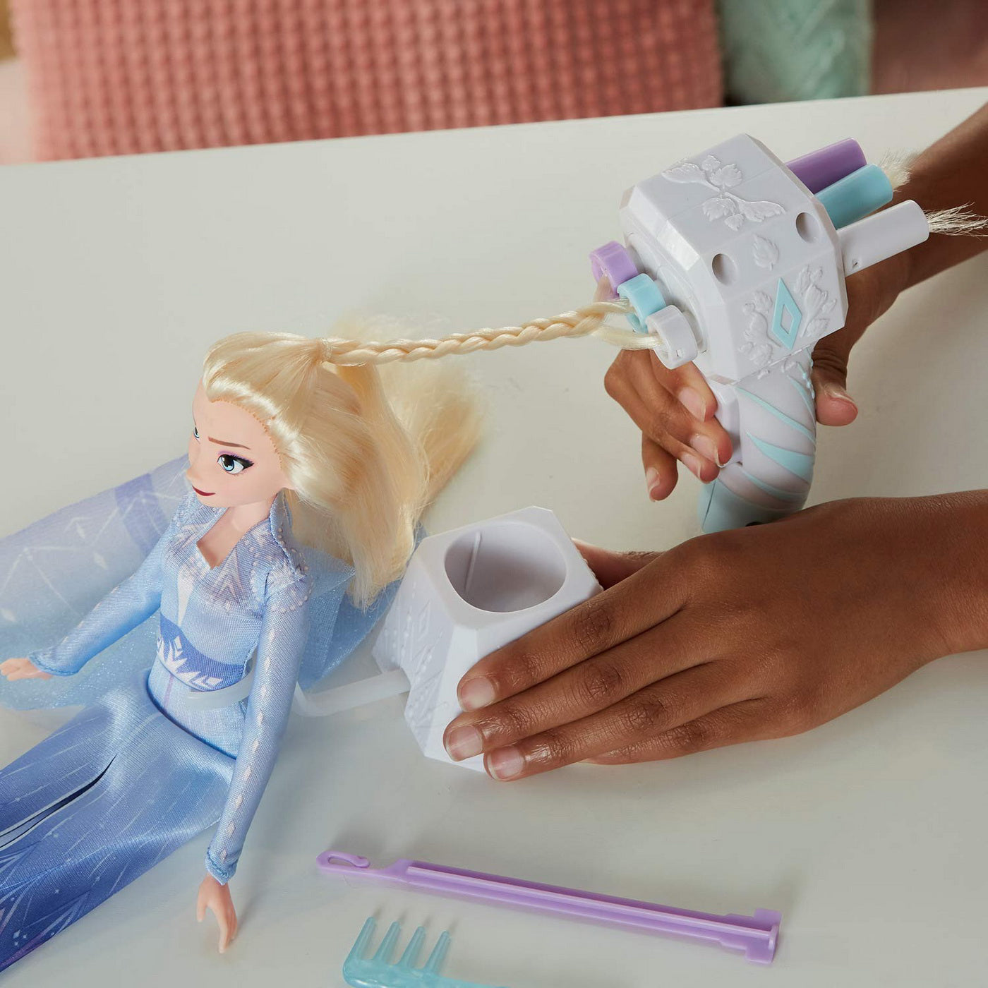 PAPUSA FROZEN2 ELSA CU PAR LUNG PENTRU IMPLETIT
