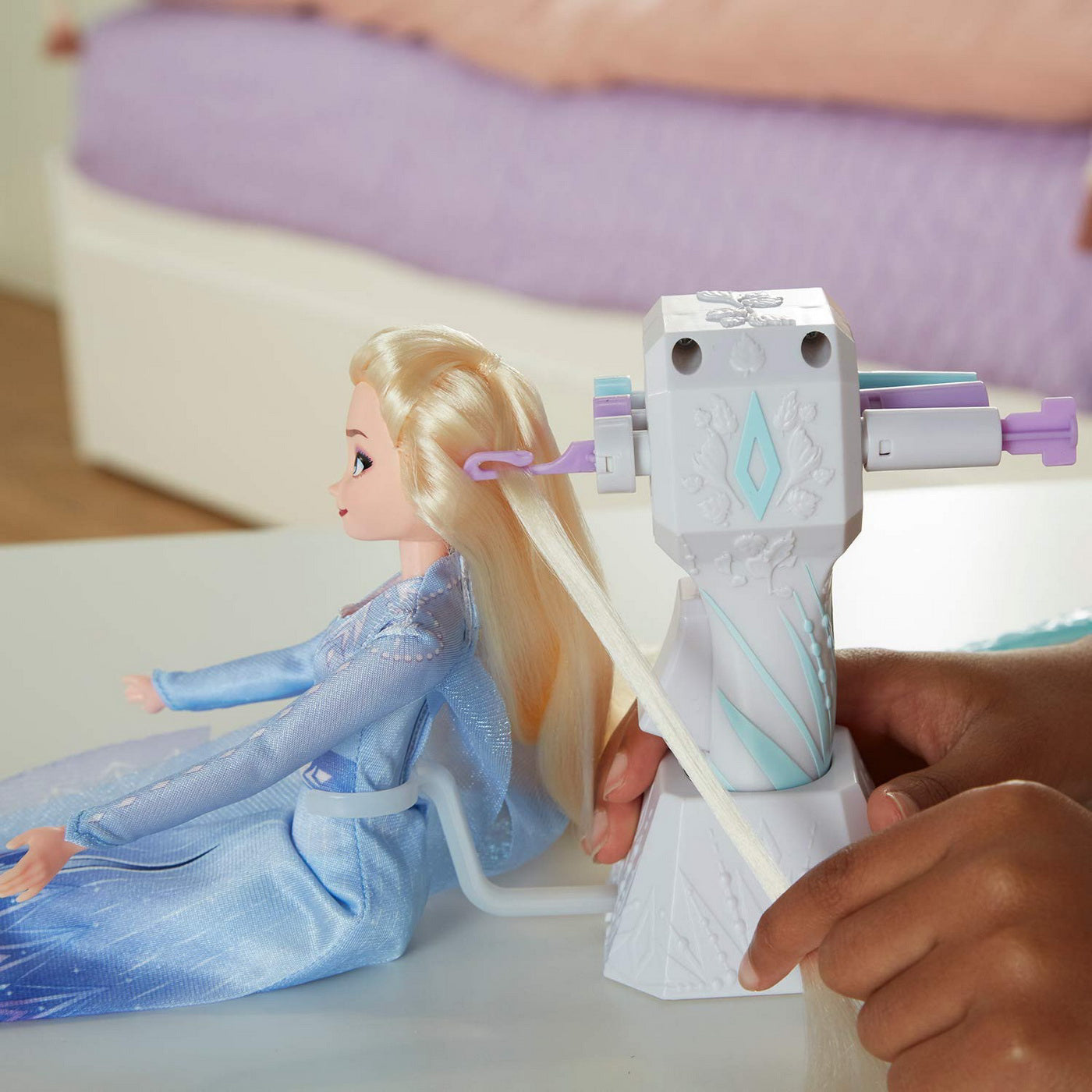 PAPUSA FROZEN2 ELSA CU PAR LUNG PENTRU IMPLETIT