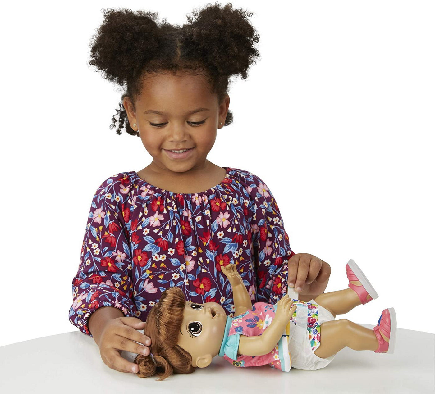 BEBELUS SATEN BABY ALIVE PASESTE SI PANTOFII VOR LUMINA