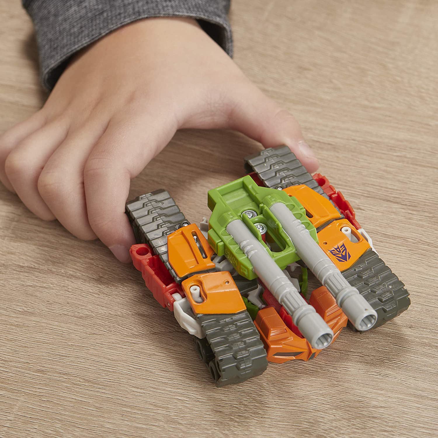 TRANSFORMERS ROBOT VEHICUL CYBERVERSE 1 STEP BLUDGEON