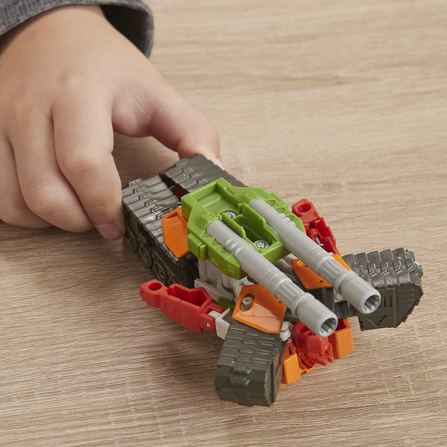 TRANSFORMERS ROBOT VEHICUL CYBERVERSE 1 STEP BLUDGEON