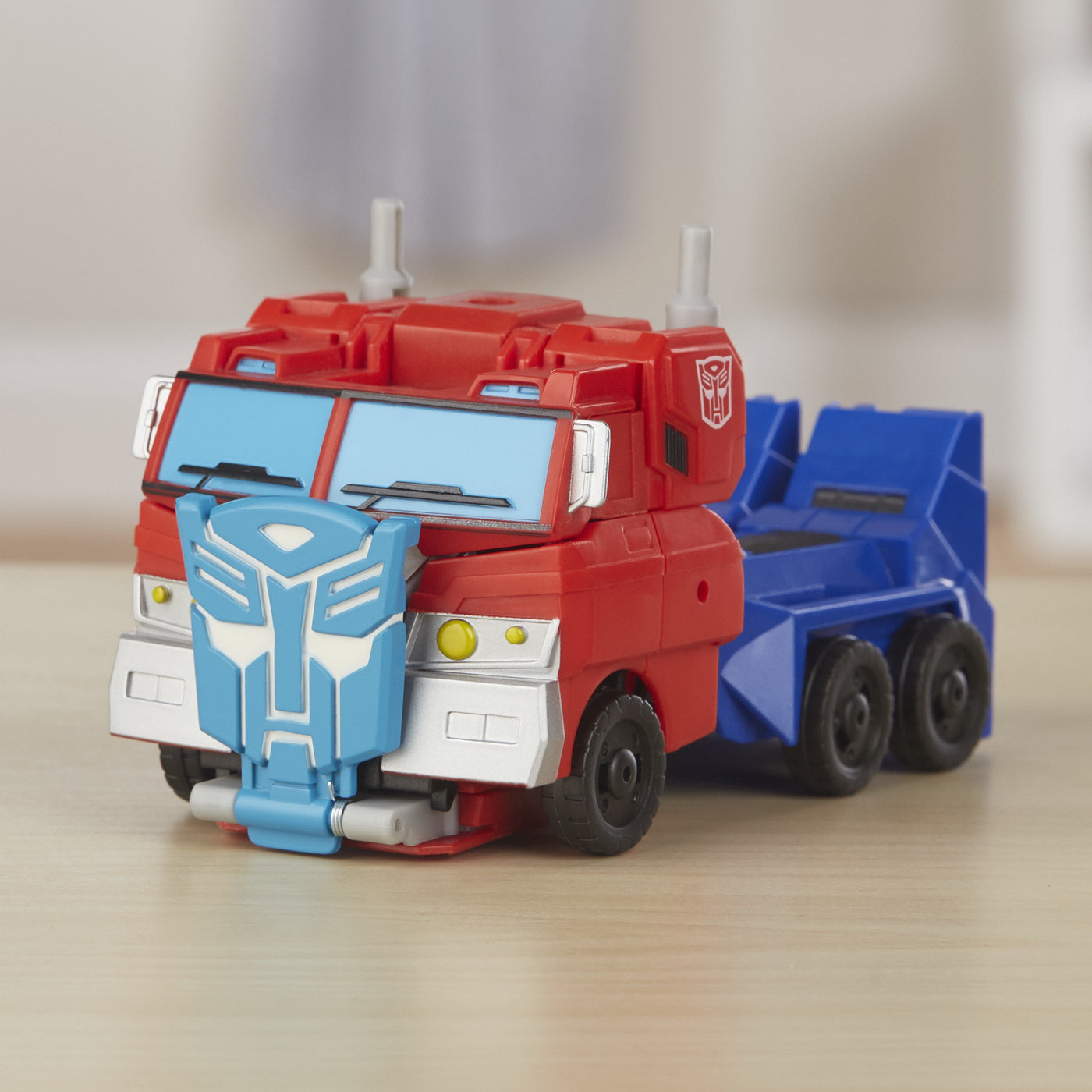 TRANSFORMERS ULTRA OPTIMUS PRIME