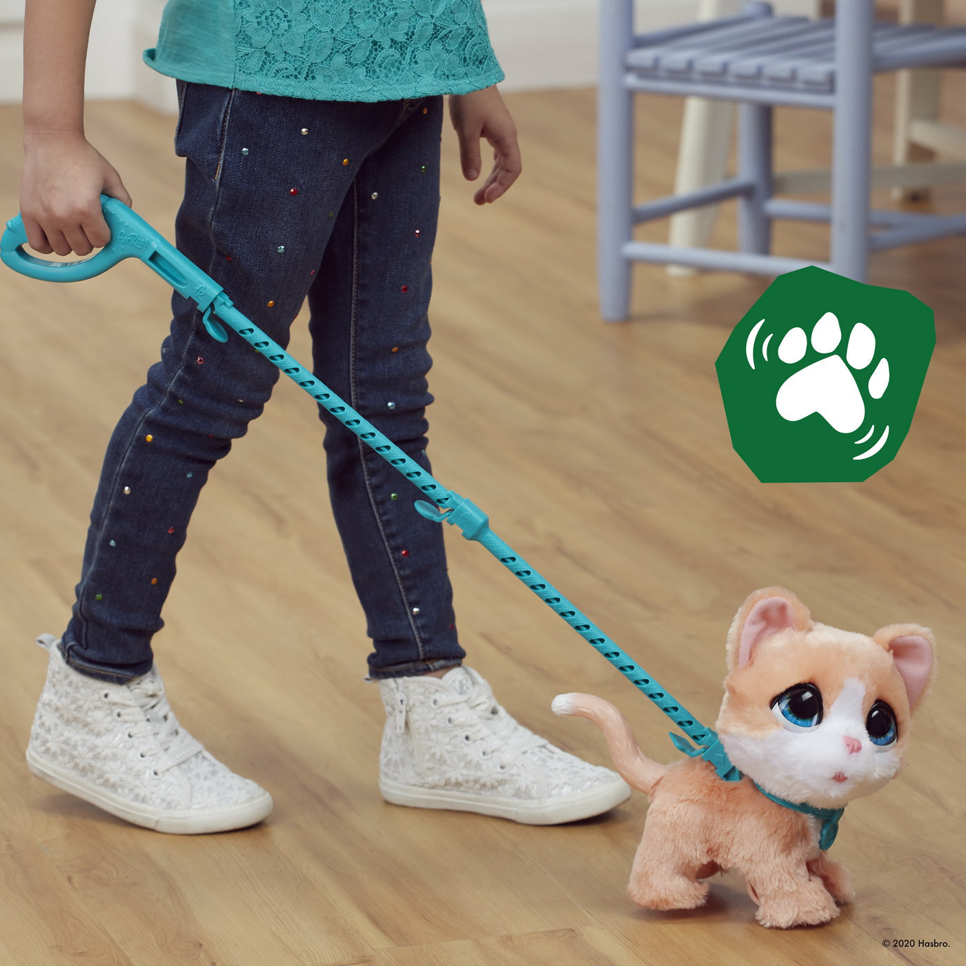 FURREAL CU PISICUTA LA PLIMBARE