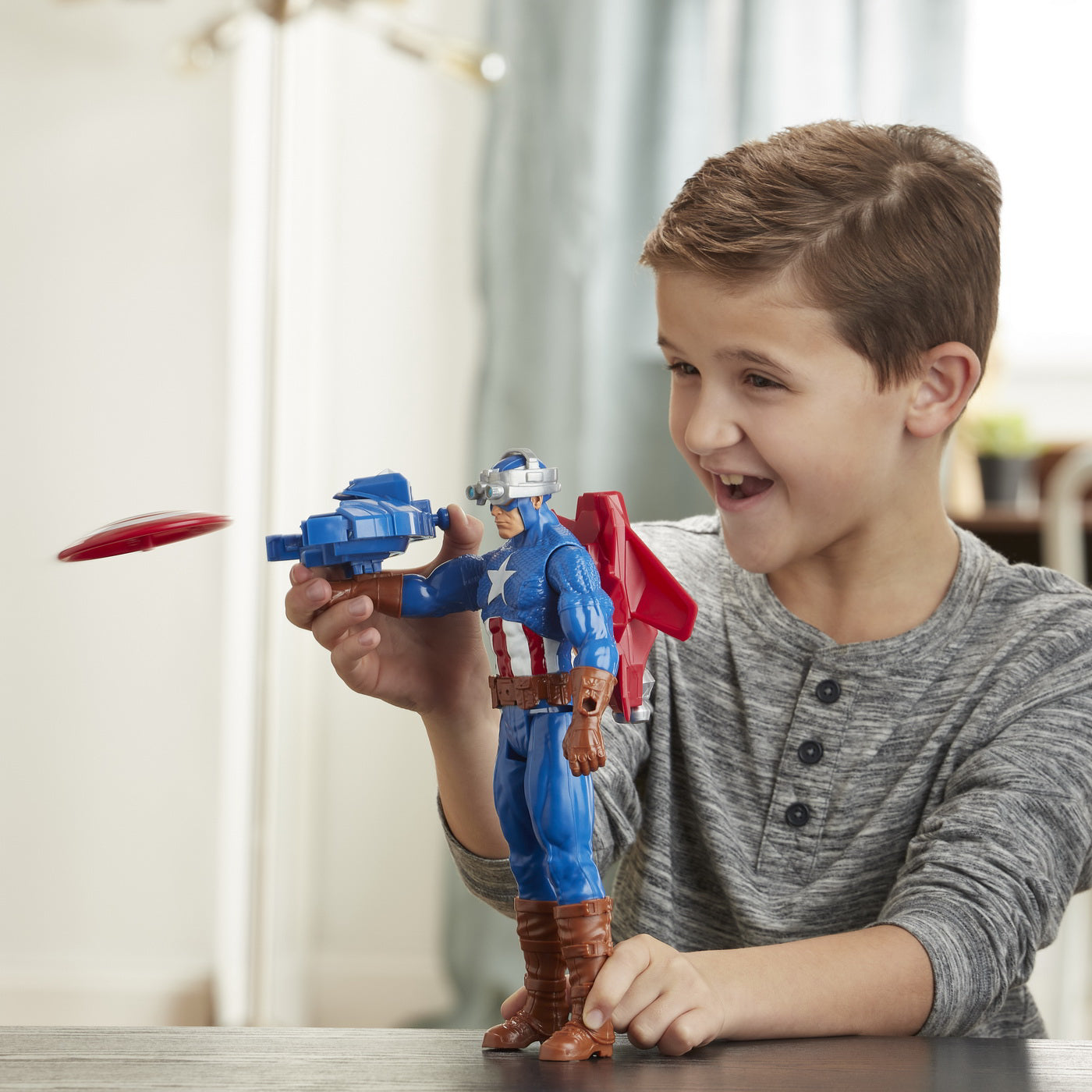 FIGURINA AVANGERS TITAN HERO BLAST GEAR: CAPTAIN AMERICA 30 CM