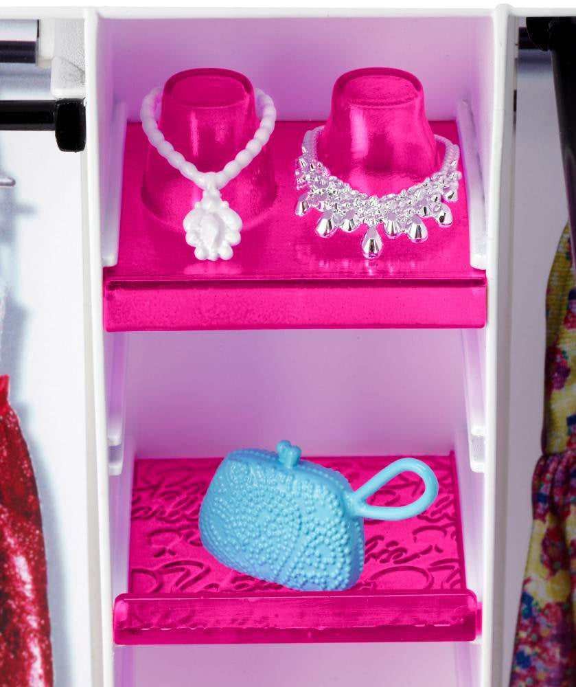 DRESSING BARBIE FASHIONISTA