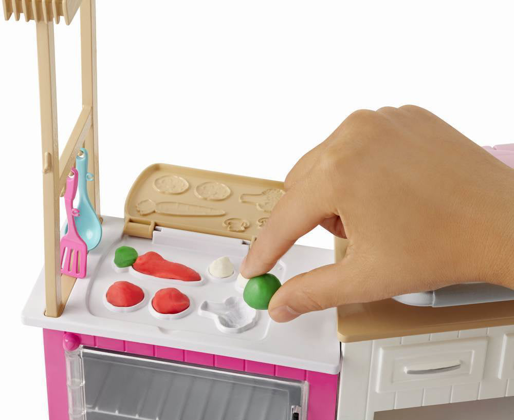 PAPUSA BARBIE CU SET DE JOACA BUCATARIE