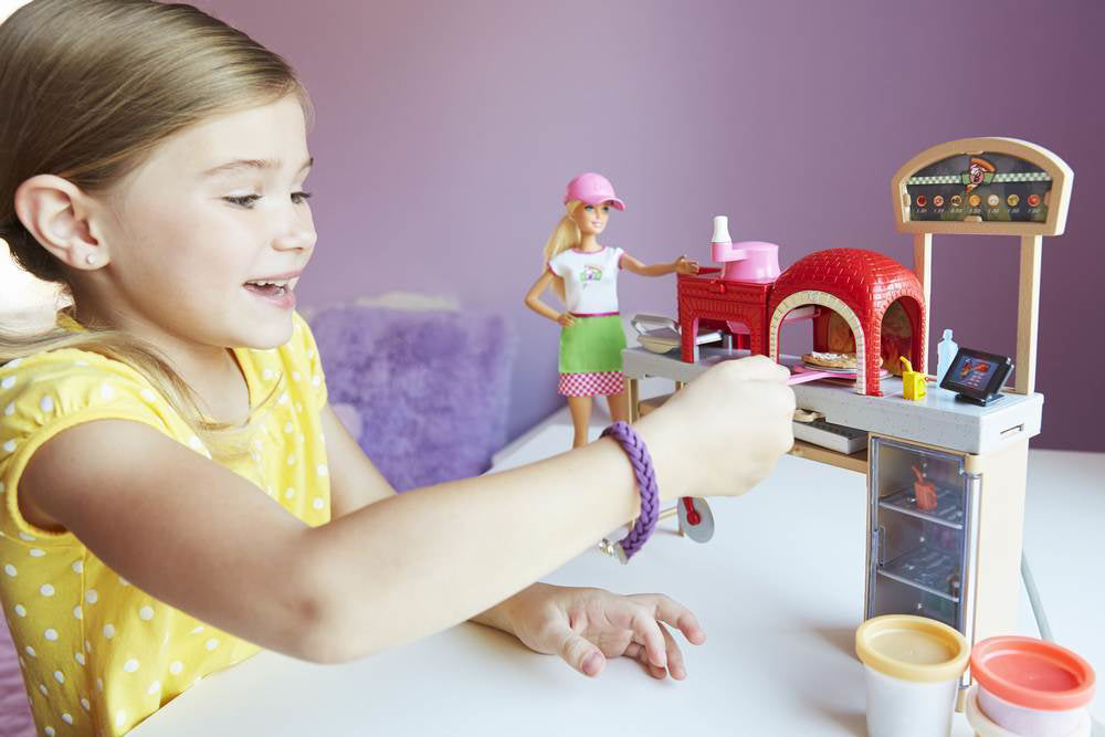 SET PIZZERIE BARBIE CU PAPUSA