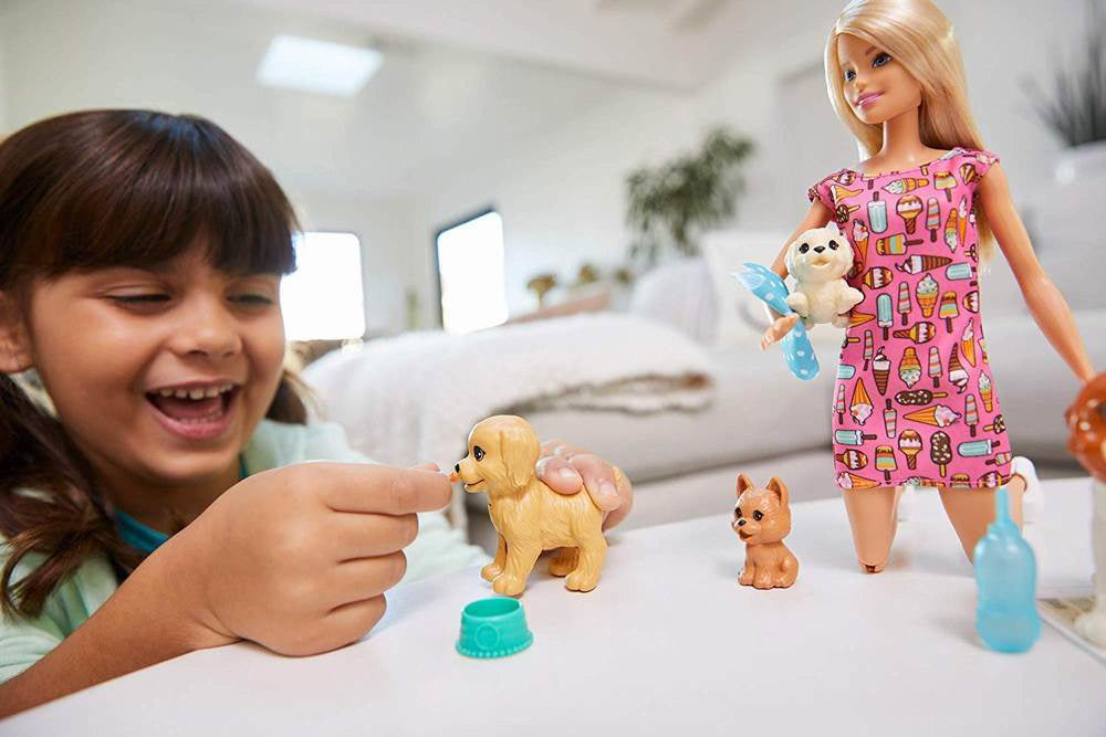 PAPUSA BARBIE SET CU CATELUSI